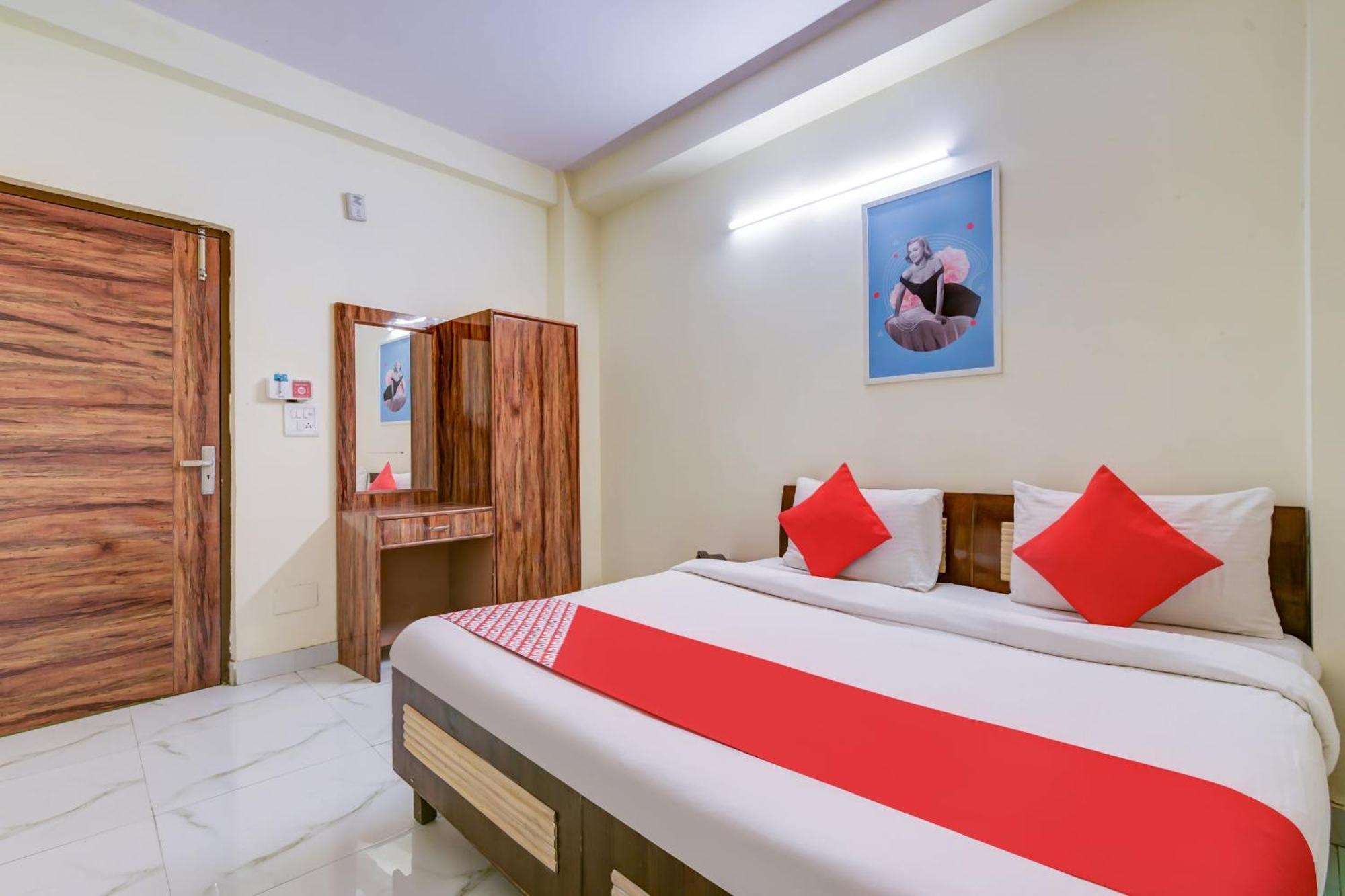Hotel O 74192 Vishwakarma Palace Дели Экстерьер фото