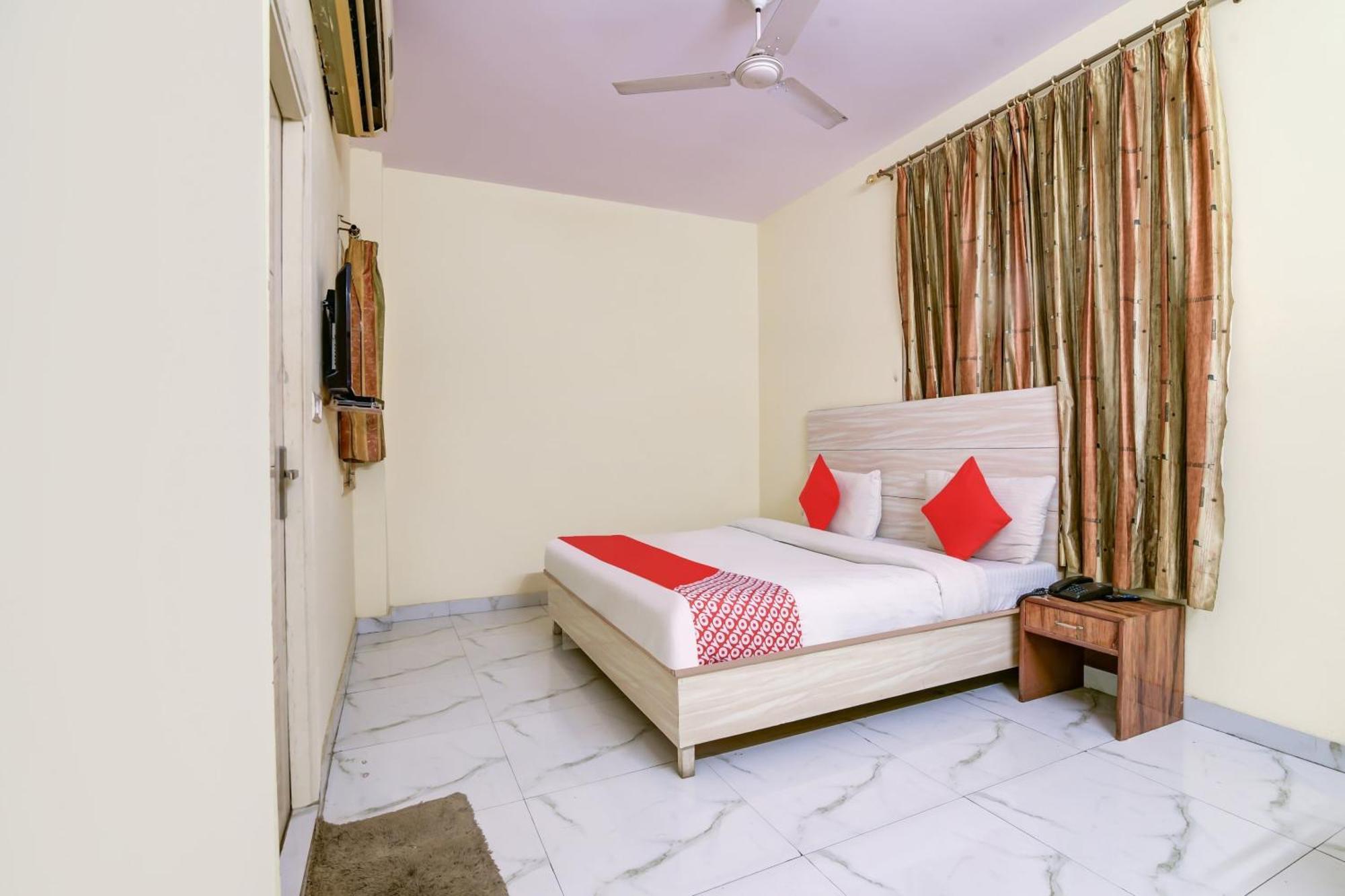Hotel O 74192 Vishwakarma Palace Дели Экстерьер фото