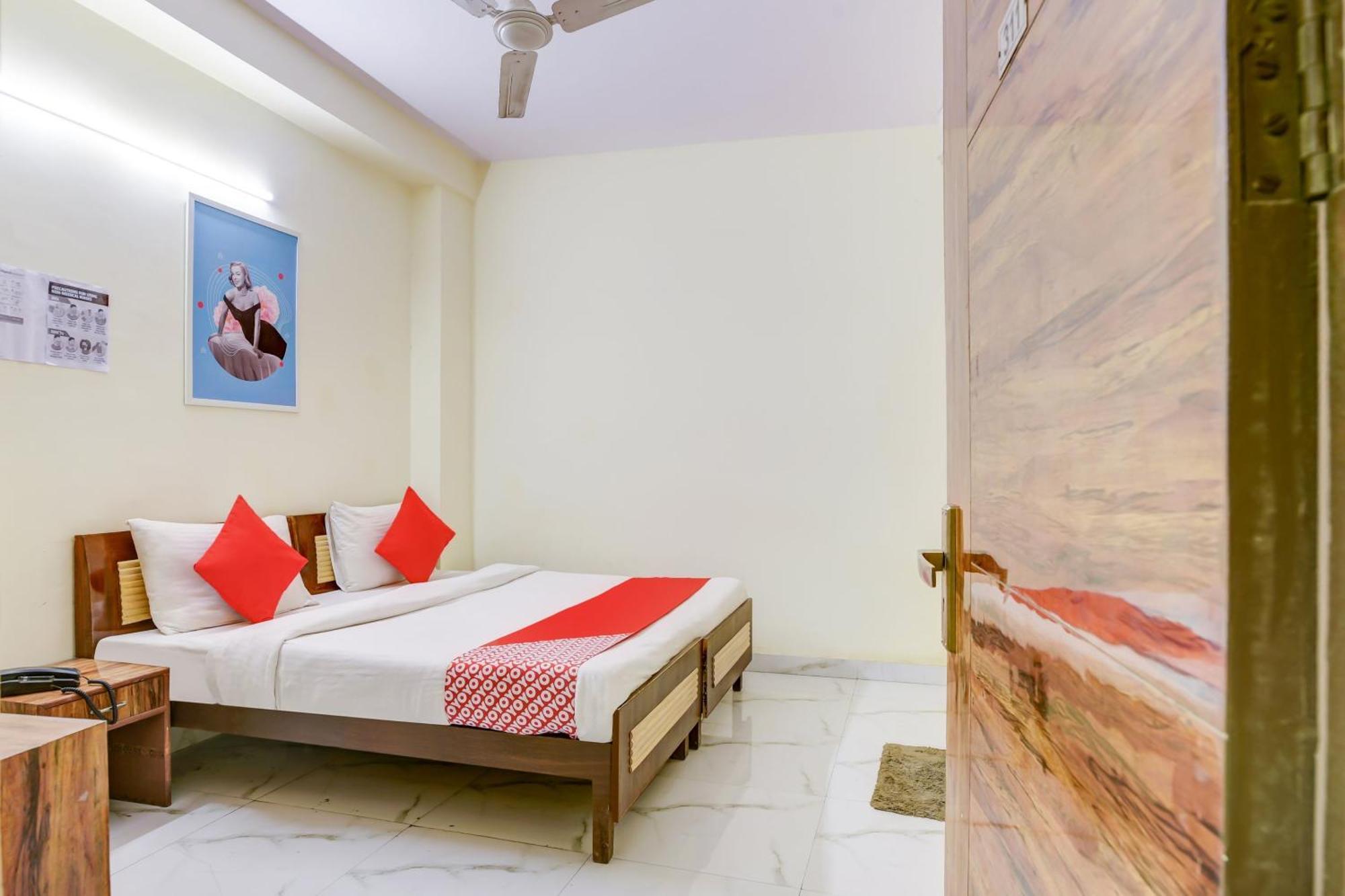 Hotel O 74192 Vishwakarma Palace Дели Экстерьер фото