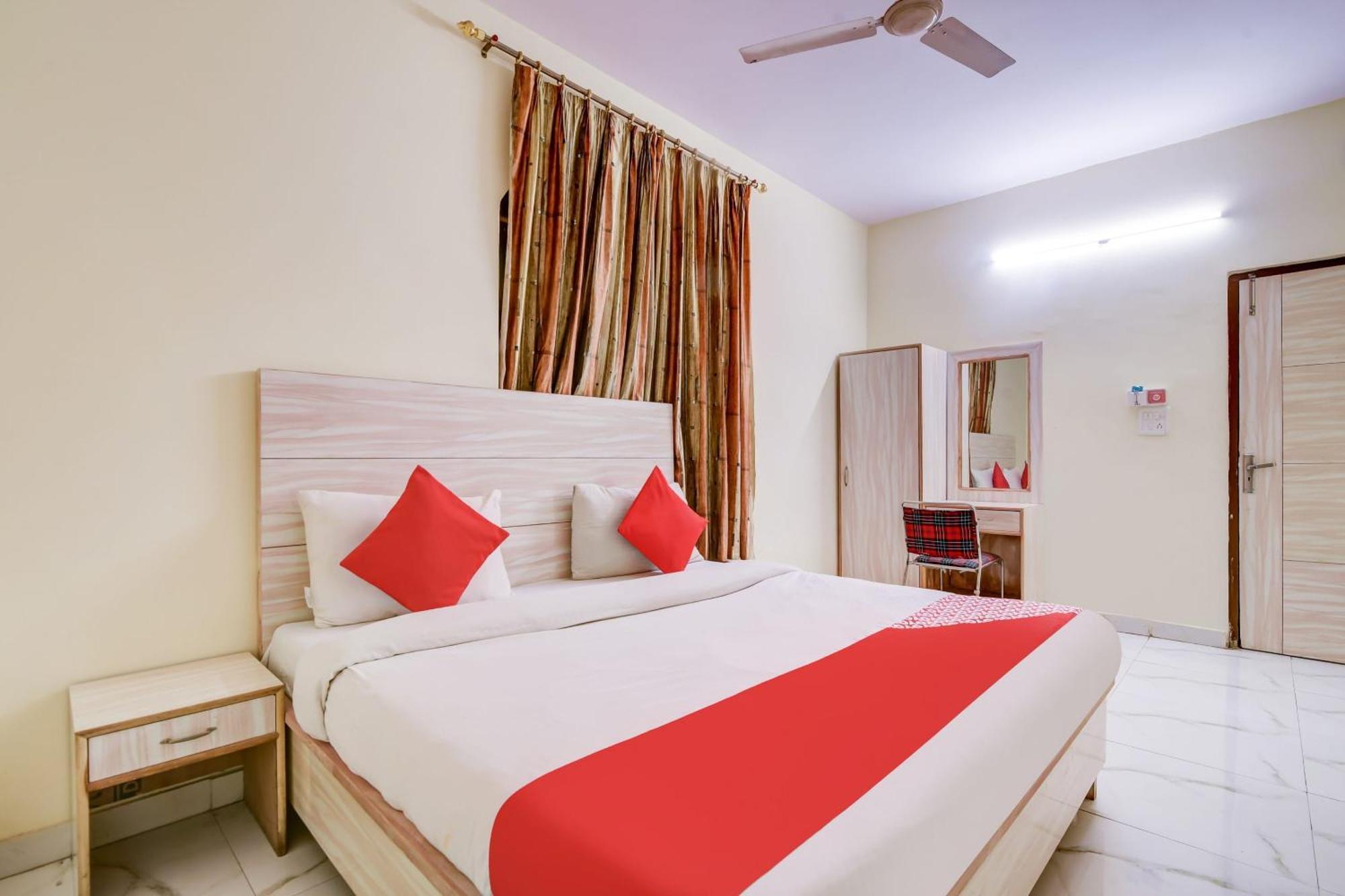 Hotel O 74192 Vishwakarma Palace Дели Экстерьер фото