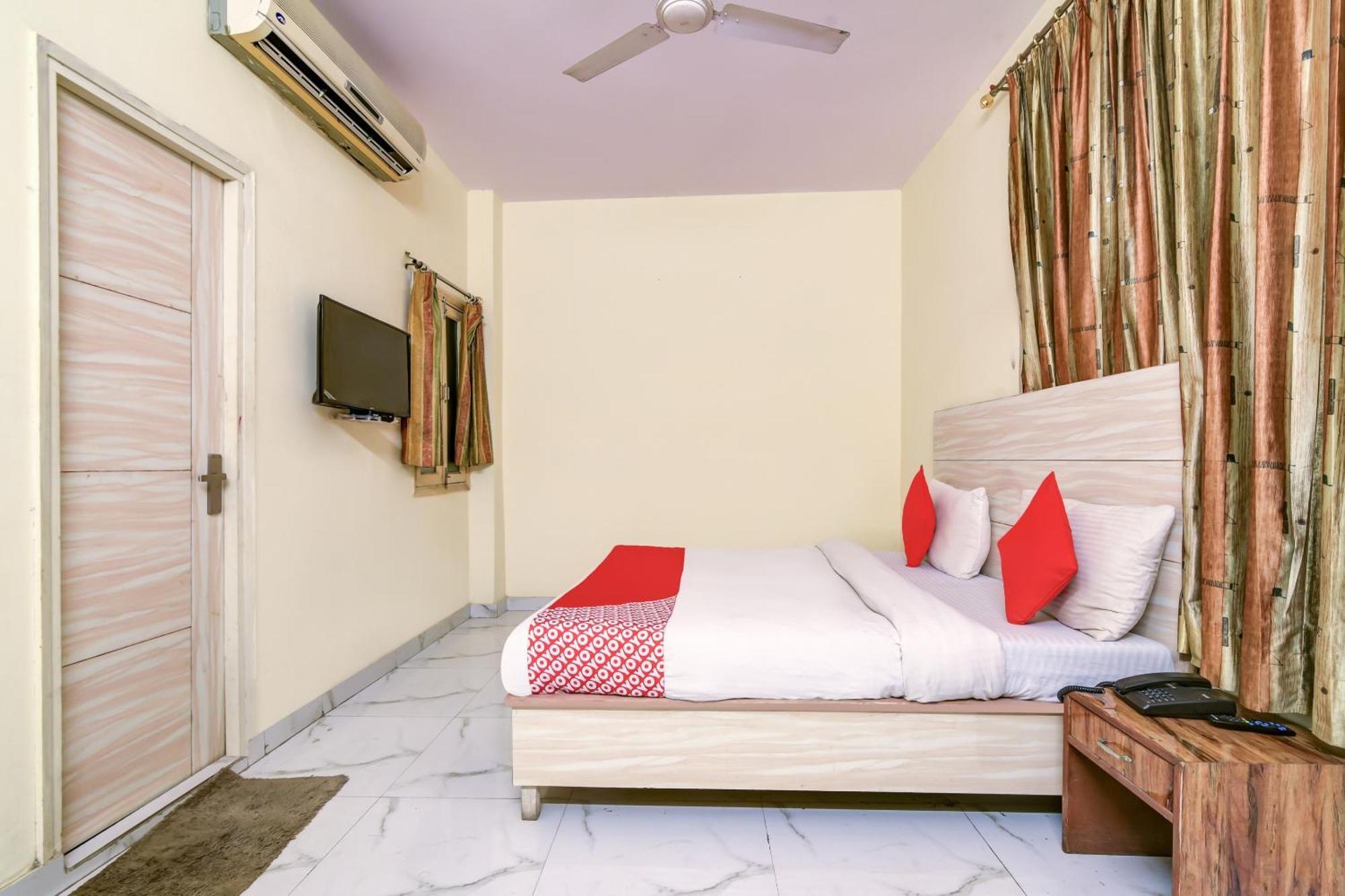 Hotel O 74192 Vishwakarma Palace Дели Экстерьер фото