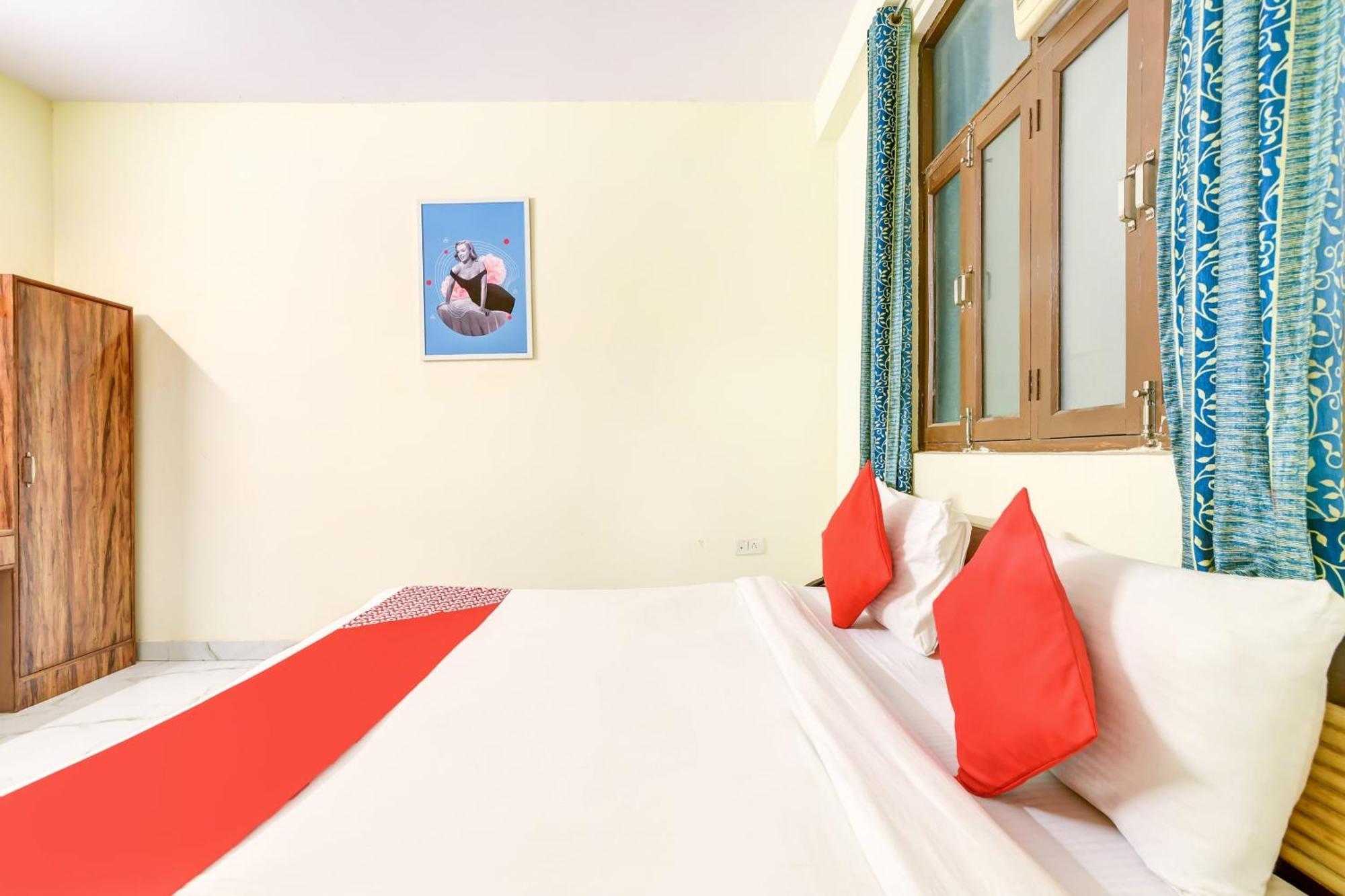 Hotel O 74192 Vishwakarma Palace Дели Экстерьер фото