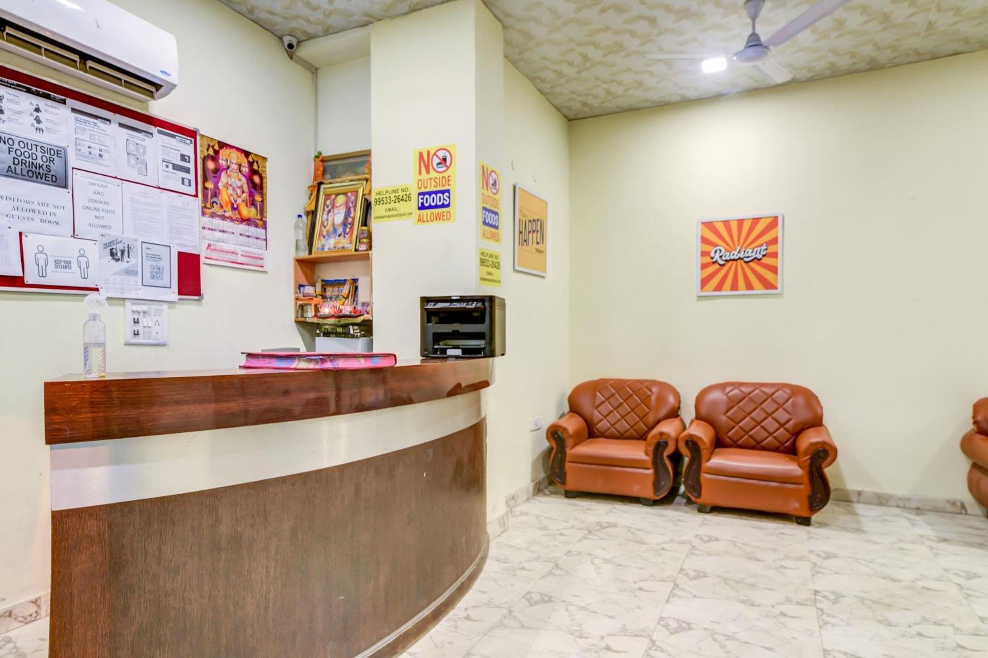 Hotel O 74192 Vishwakarma Palace Дели Экстерьер фото