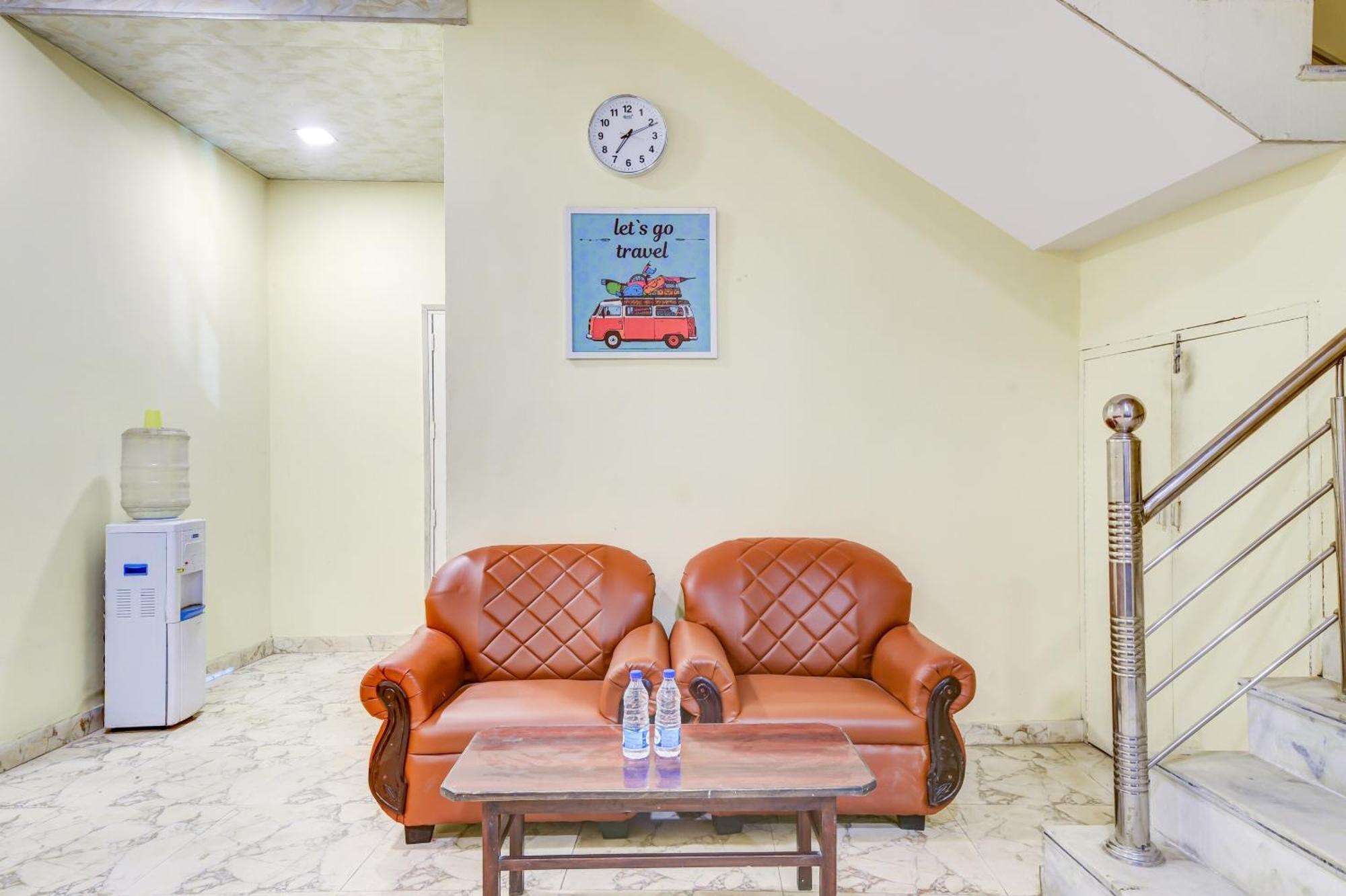 Hotel O 74192 Vishwakarma Palace Дели Экстерьер фото